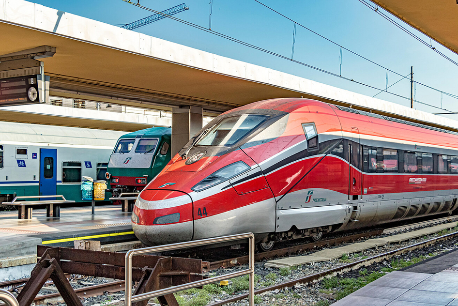 Trenitalia Züge im Bahnhof von Torino