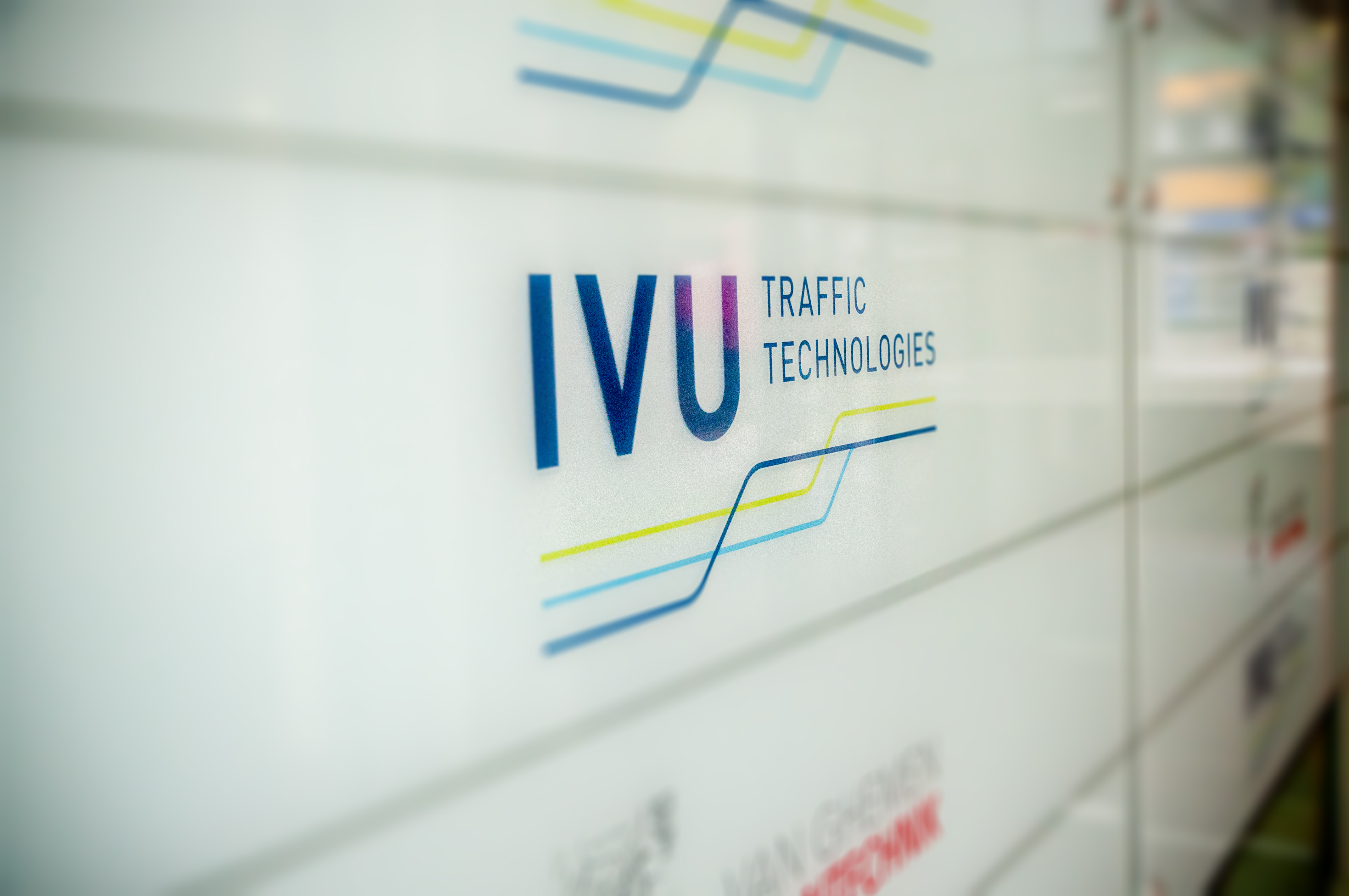IVU-Logo auf einer Tafel am Eingang des Hauptsitzes